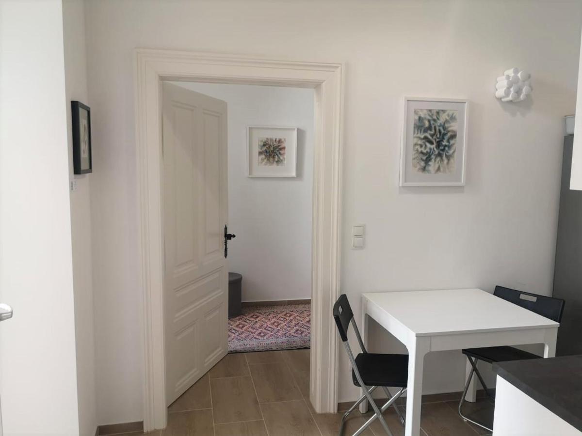 Apartament Ruhige Art-Garconniere Mit Balkon Wiedeń Zewnętrze zdjęcie