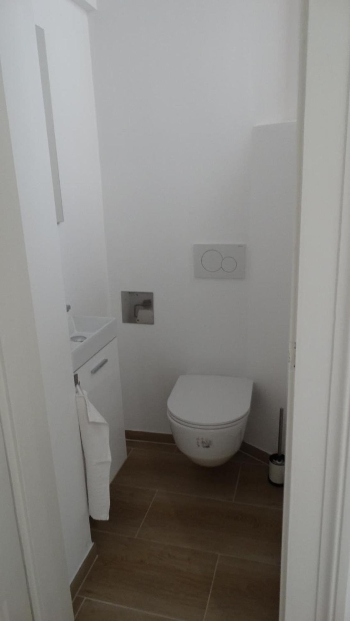 Apartament Ruhige Art-Garconniere Mit Balkon Wiedeń Zewnętrze zdjęcie